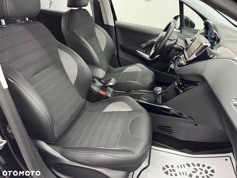Peugeot 2008 BlueHDi FAP 120 STOP & START EAT6 Allure - 32