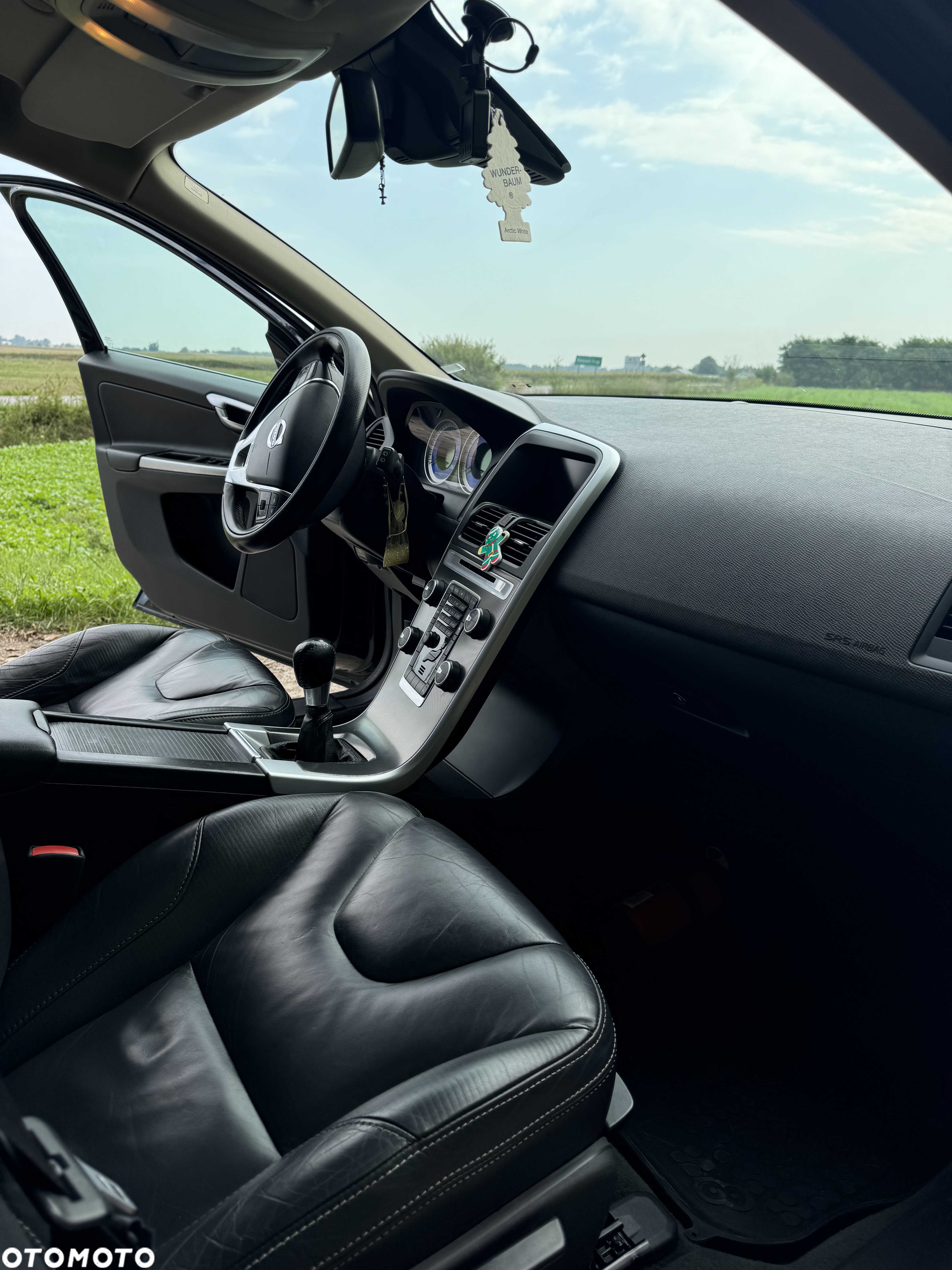 Volvo XC 60 D5 AWD R-Design - 9