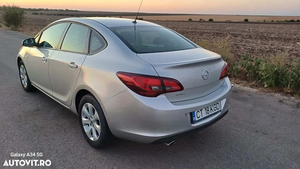Opel Astra - 4