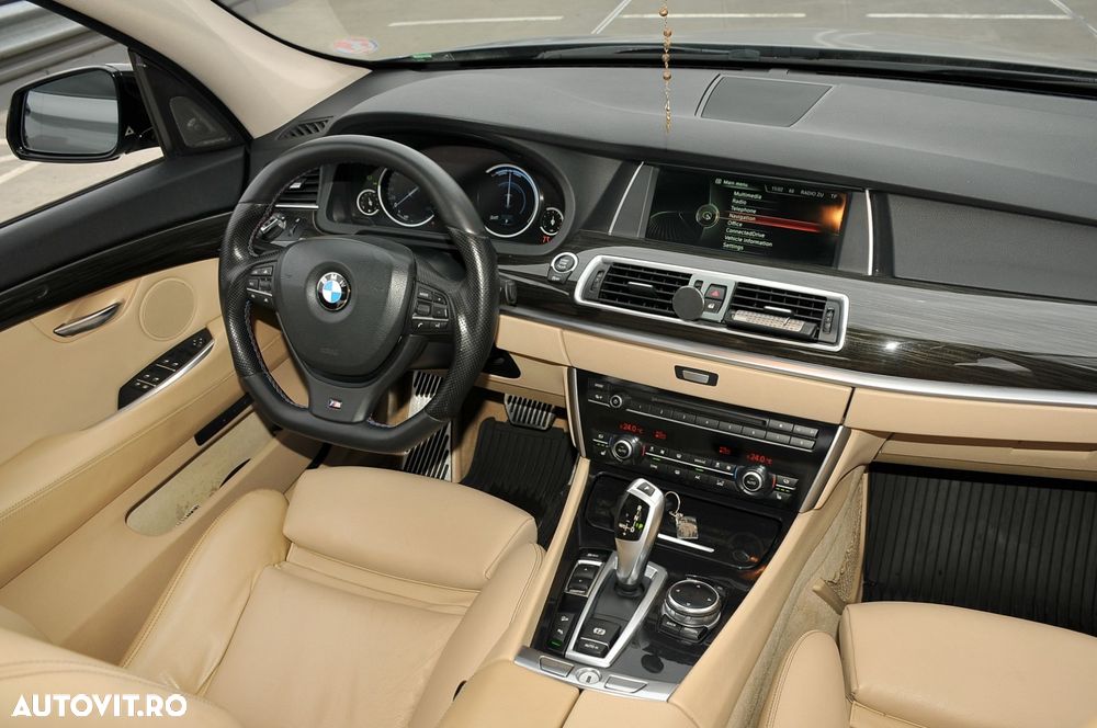 BMW Seria 5 530d xDrive Touring - 3