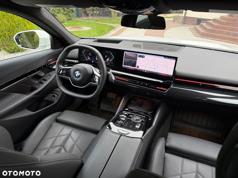 BMW Seria 5 530i xDrive - 9