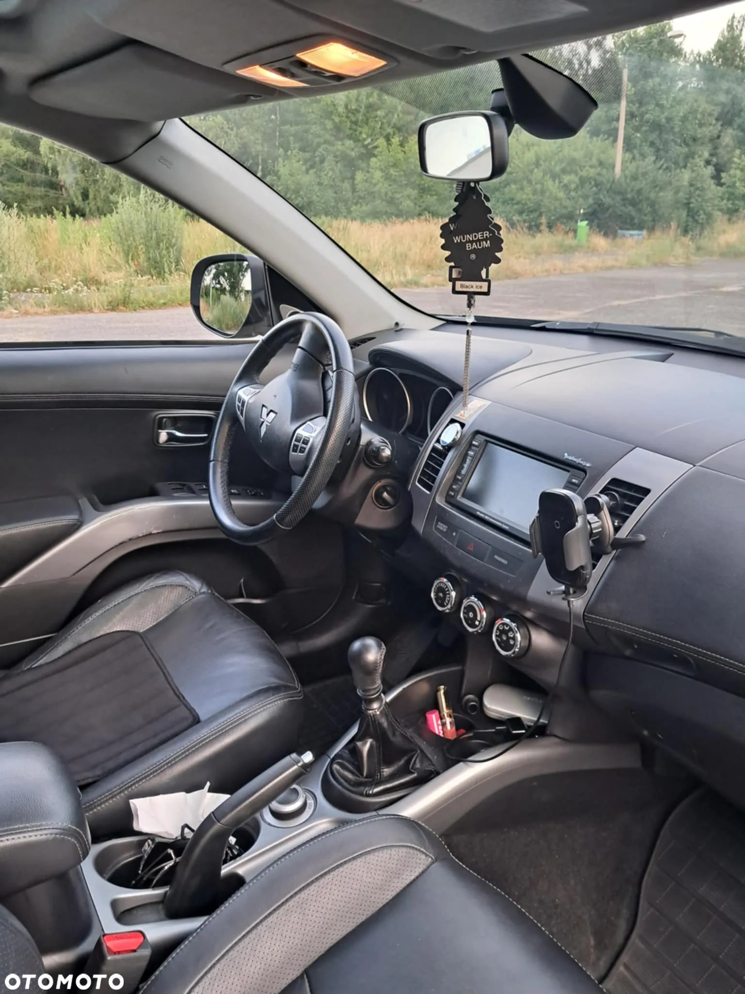 Mitsubishi Outlander 2.0 DID Instyle NAVI - 4