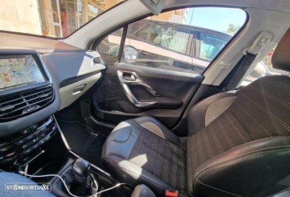 Peugeot 2008 - 1