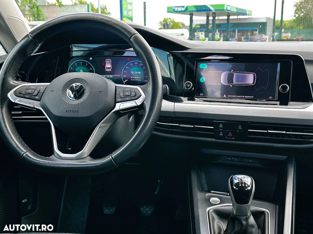 Volkswagen Golf - 6