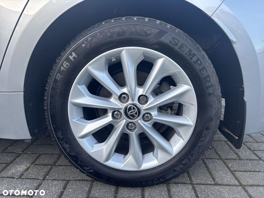 Toyota Corolla 1.8 Hybrid Comfort - 28