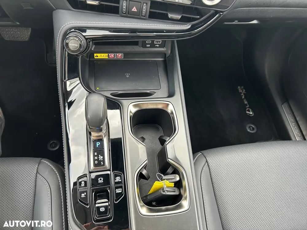 Lexus Seria NX 450h+ E-FOUR Executive Line - 12