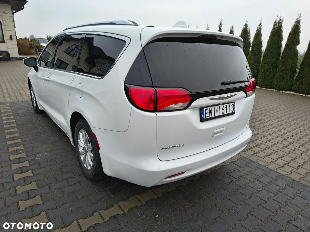 Chrysler Pacifica - 6