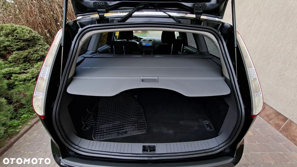 Ford Focus 2.0 16V Titanium - 13