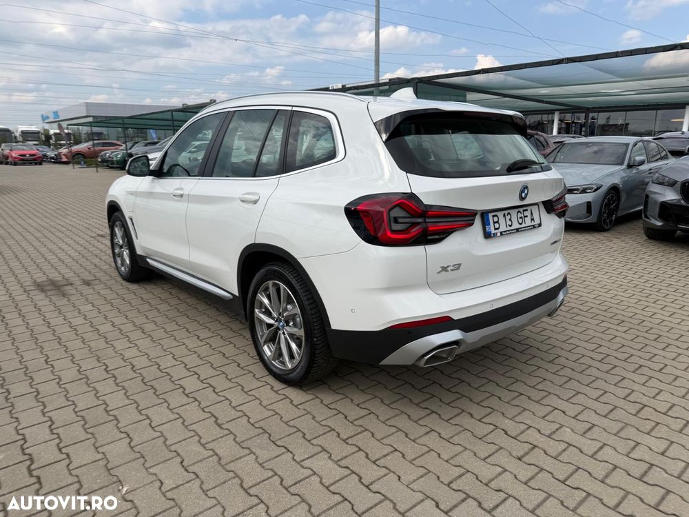 BMW X3 xDrive30e AT PHEV - 3