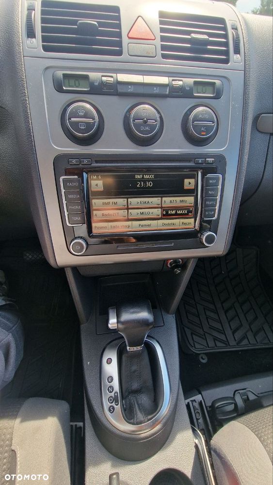 Volkswagen Touran - 5