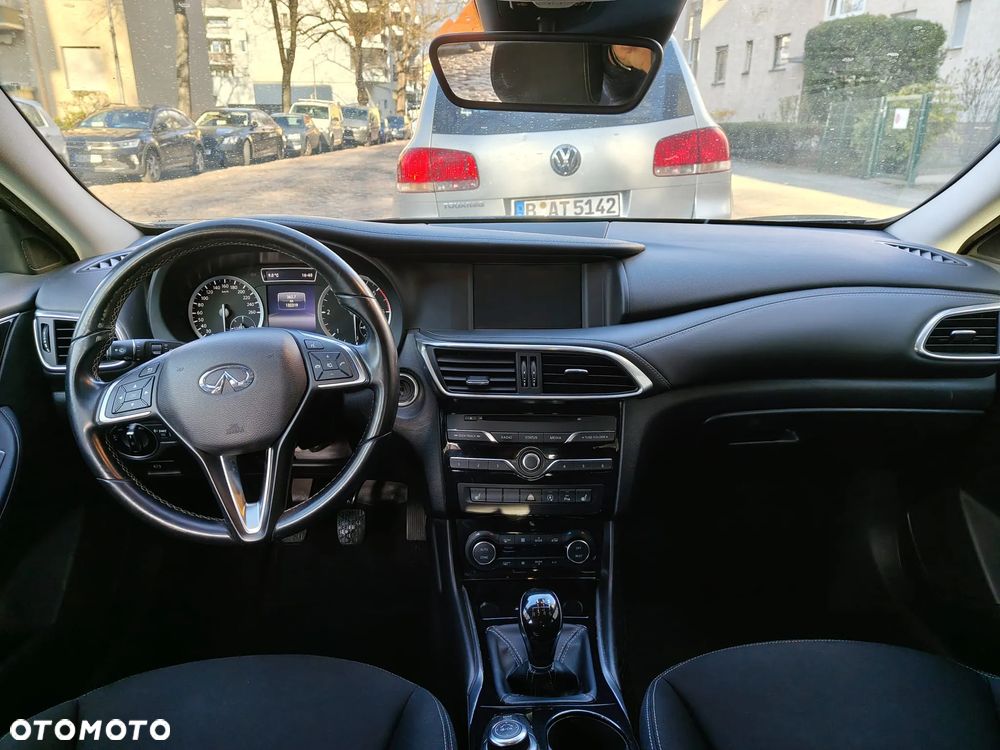 Infiniti Q30 1.5d - 8