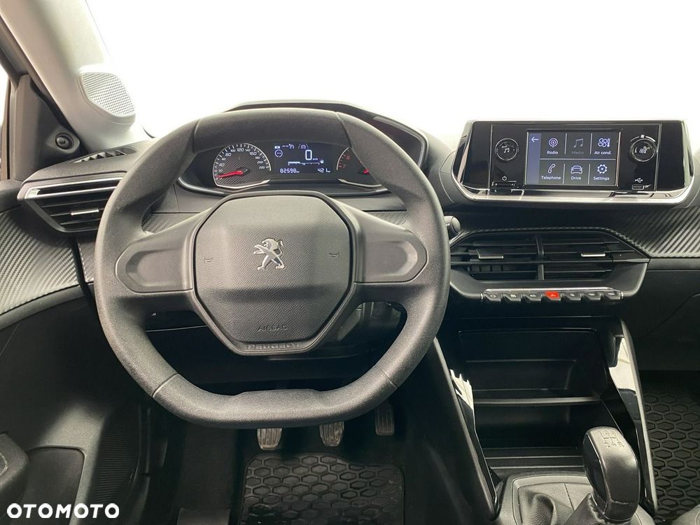 Peugeot 208 - 10