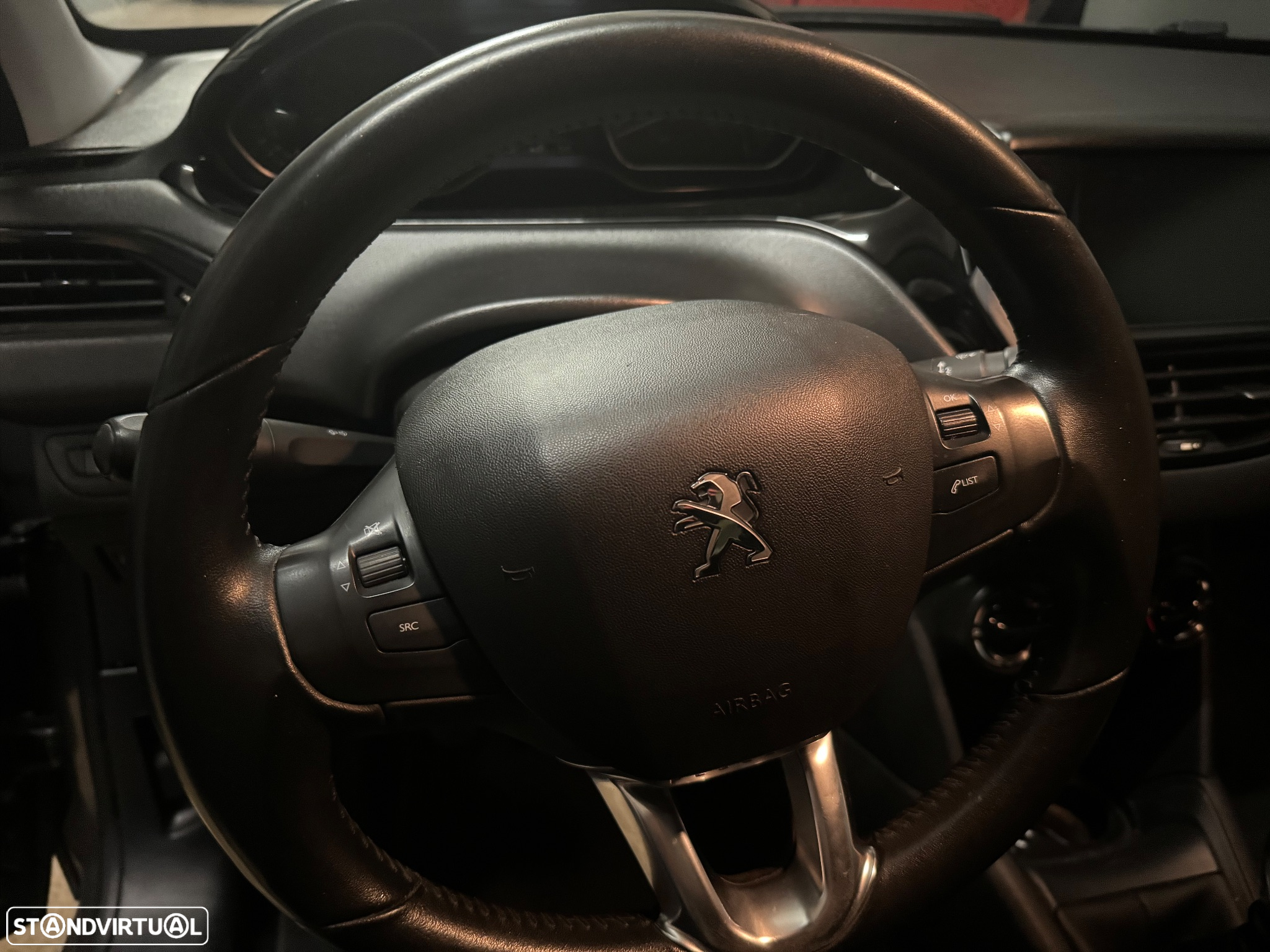 Peugeot 208 1.5 BlueHDi Signature - 4
