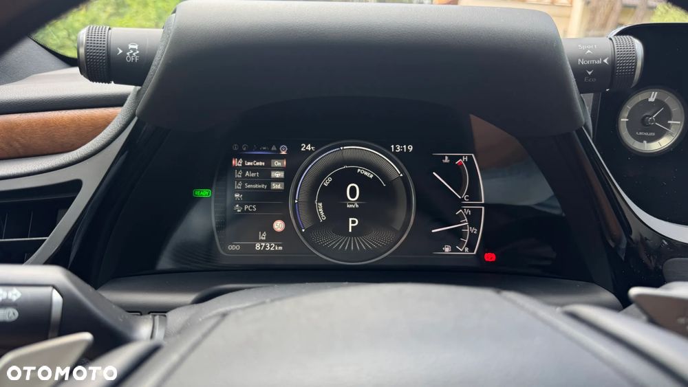 Lexus ES 300h Prestige - 8