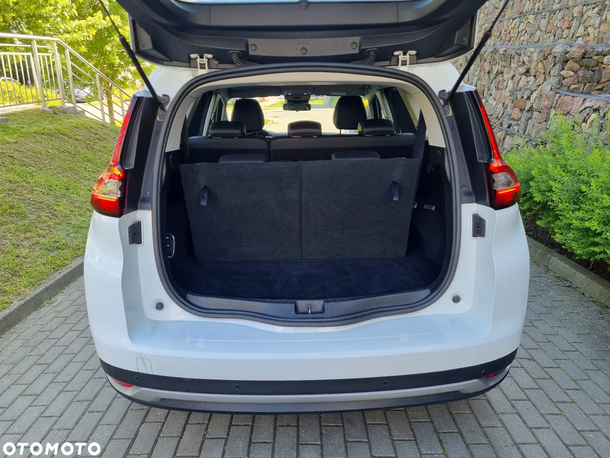 Renault Scenic - 11
