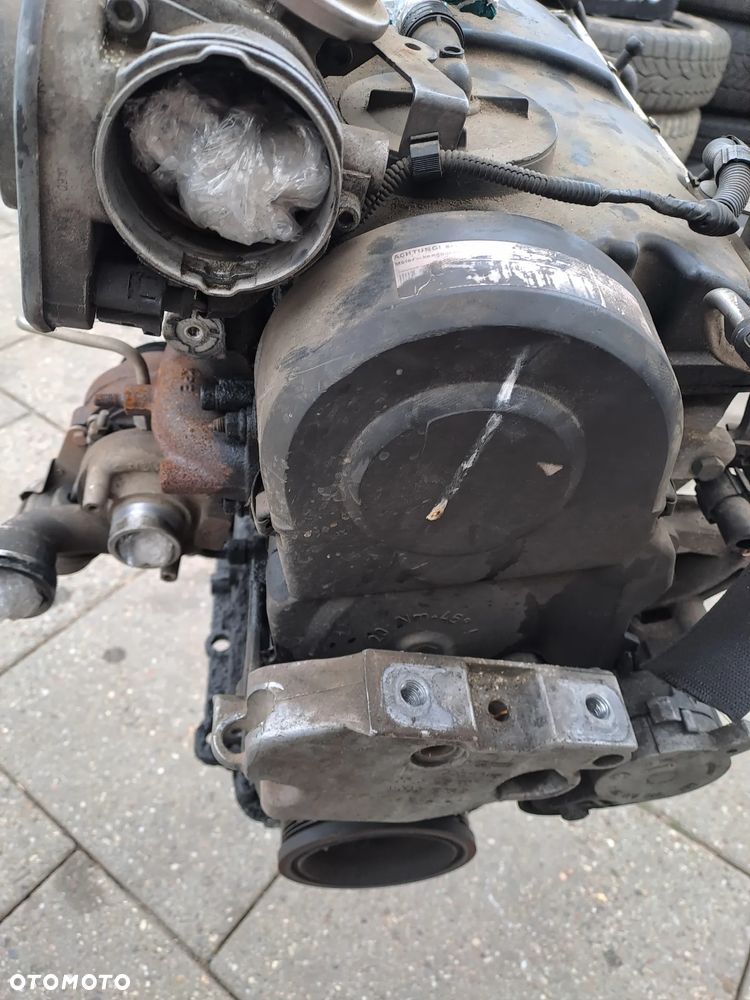 Volkswagen Touran 1.9 TDi silnik kompletny kod AVQ - 4