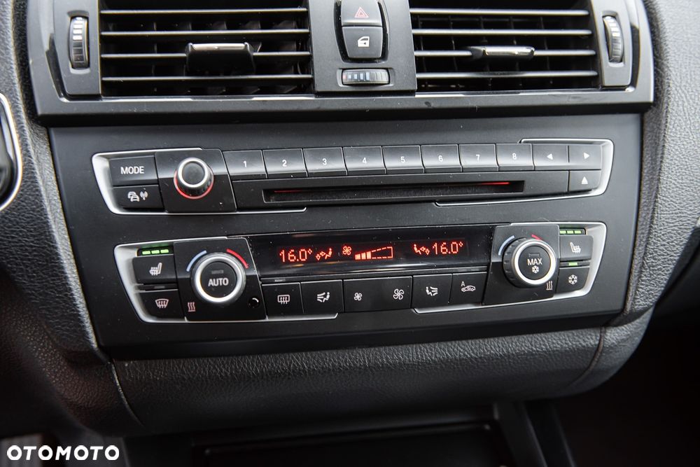BMW Seria 1 118i - 25