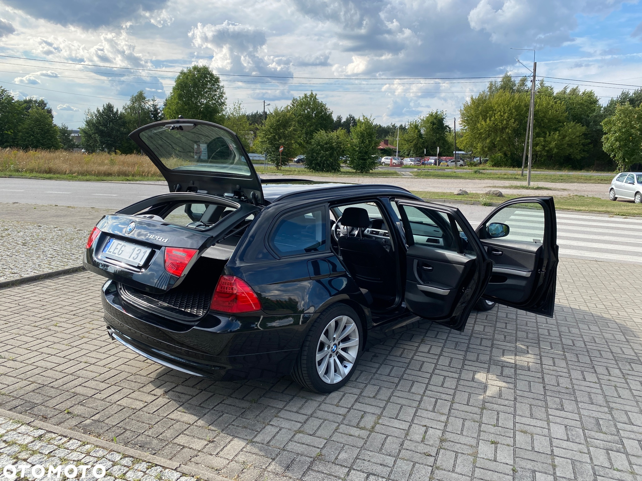 BMW Seria 3 320d DPF Touring - 16