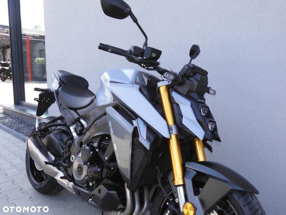 Suzuki GSX 1000 - 21