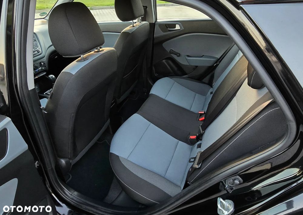Hyundai i20 1.2 - 13
