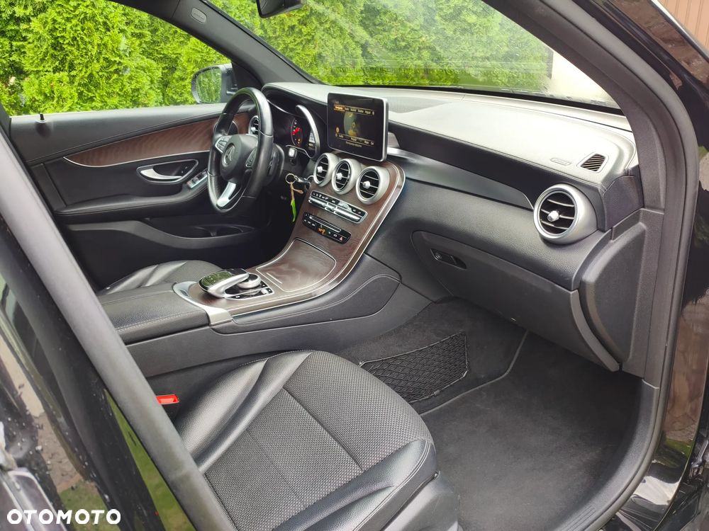 Mercedes-Benz GLC 250 d 4-Matic - 24