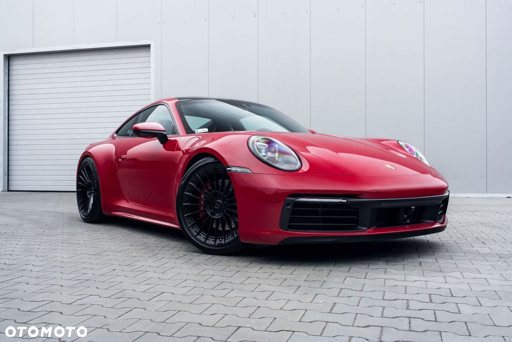 Porsche 911 Carrera 4S - 1