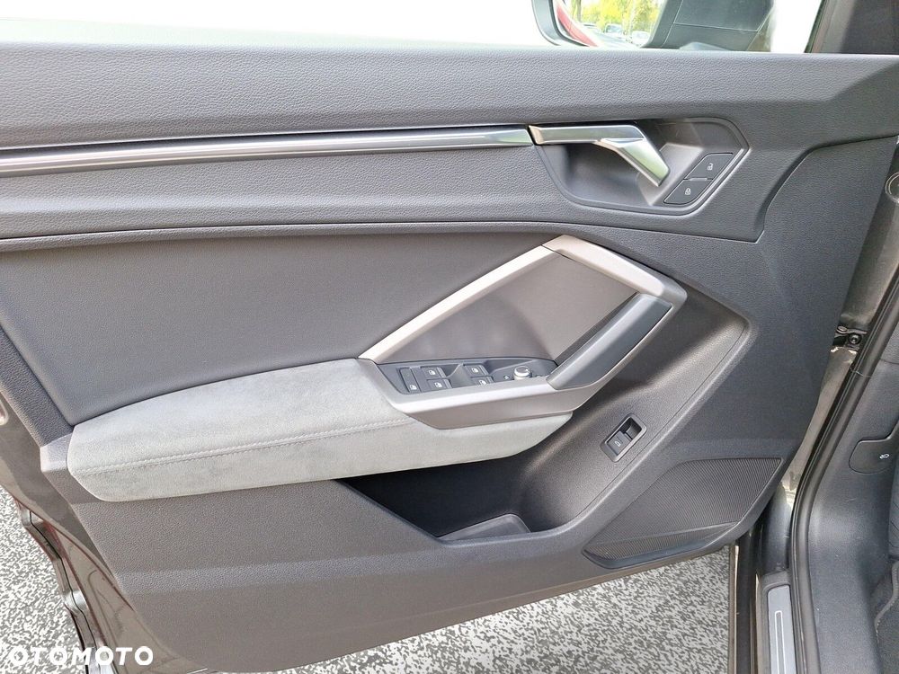 Audi Q3 Sportback - 16