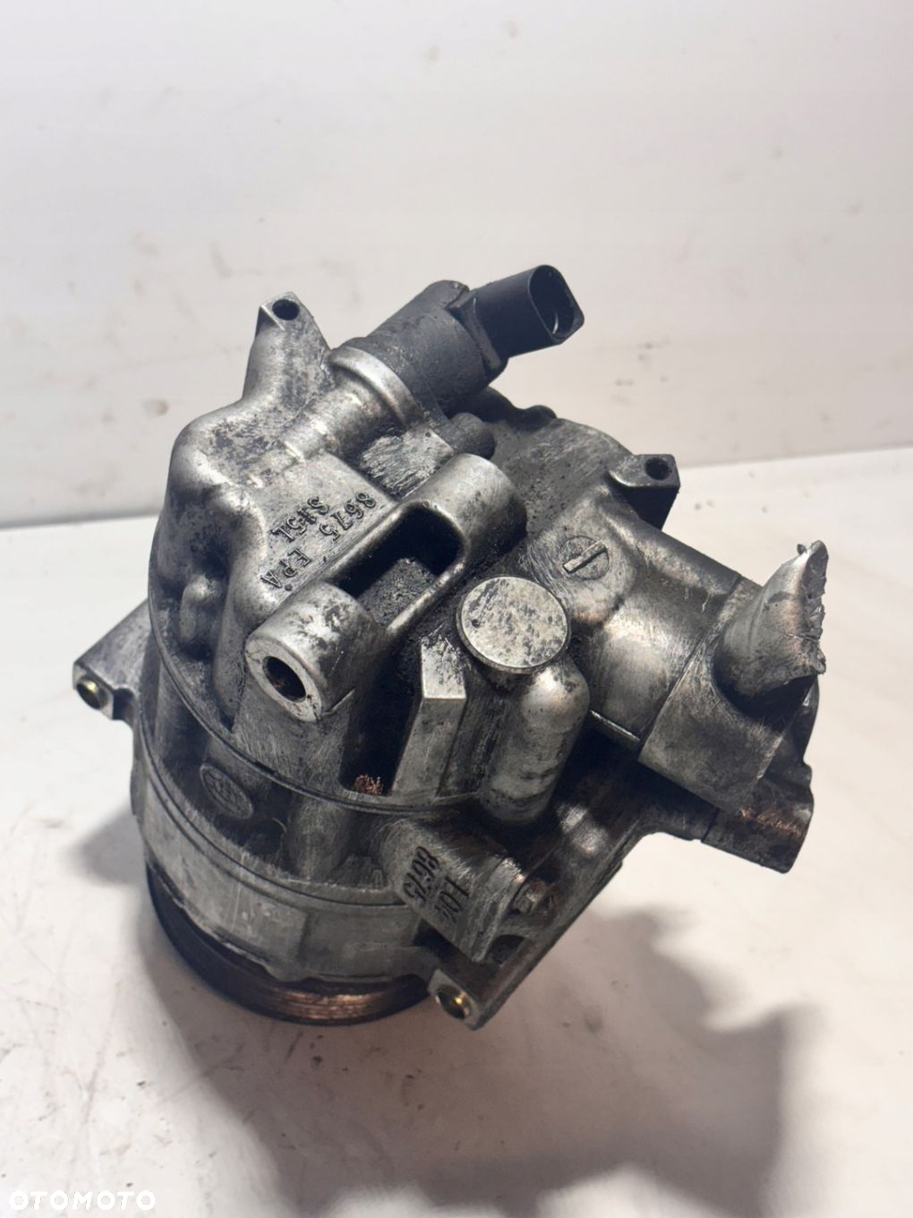 SPRĘŻARKA KOMPRESOR KLIMATYZACJI VW CADDY III PASSAT B6 1K0820803G 1.9 TDI - 4