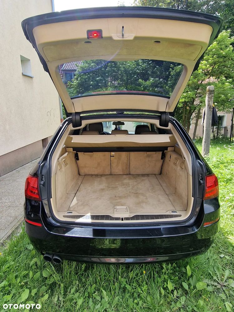 BMW Seria 5 525d xDrive - 17