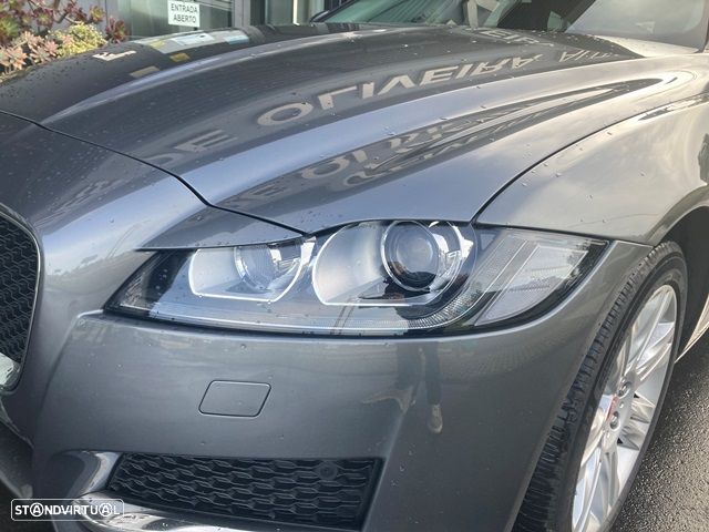 Jaguar XF Sportbrake 20d Aut. Prestige - 12