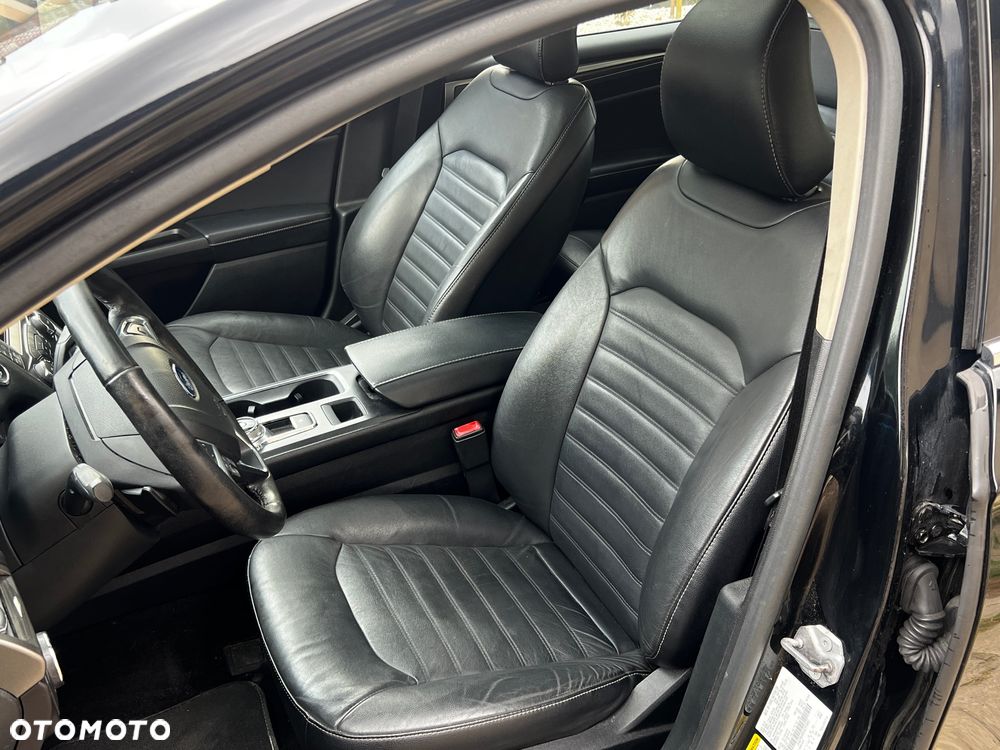 Ford Fusion 2.0 EcoBoost Titanium - 20