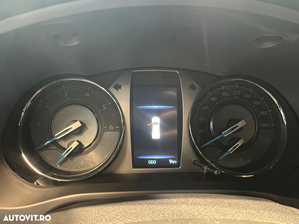 Toyota Hilux 2.8D 204CP 4x4 Double Cab AT MHEV Invincible - 10