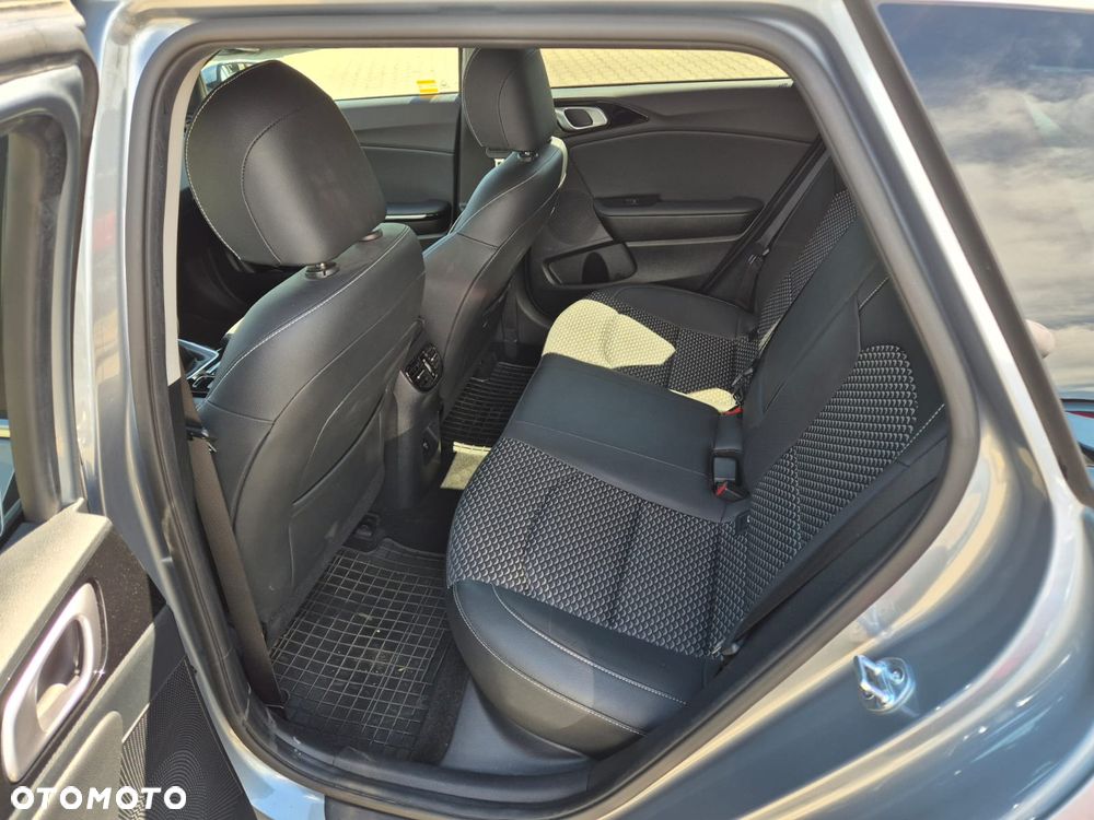 Kia Ceed 1.5 T-GDI Business Line - 23