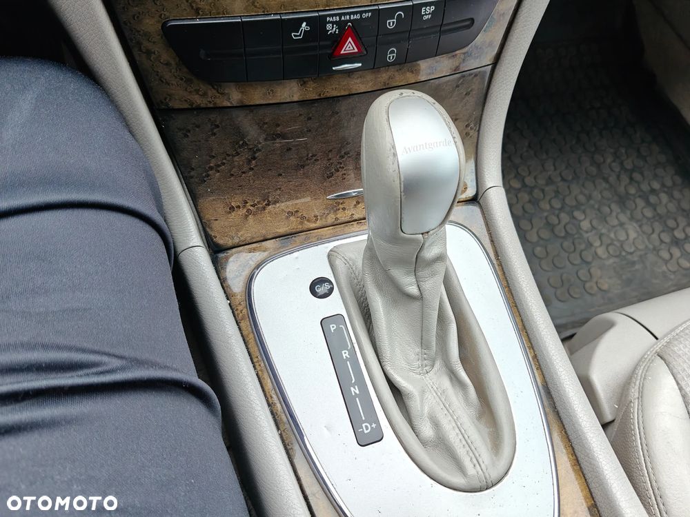 Mercedes-Benz Klasa E 220 CDI Automatik Avantgarde - 24