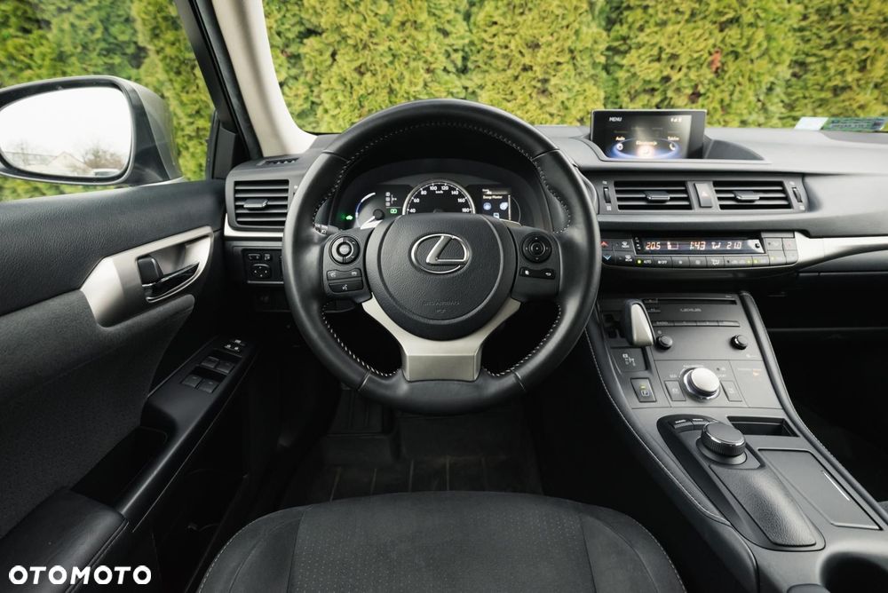Lexus CT - 11