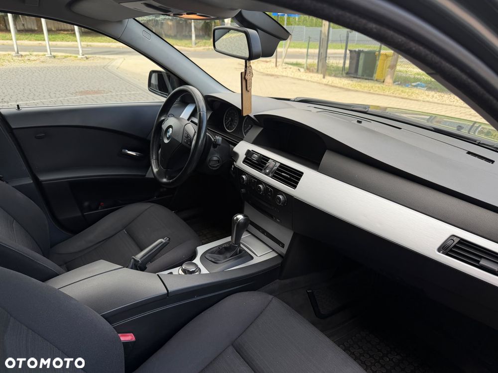 BMW Seria 5 525i - 13