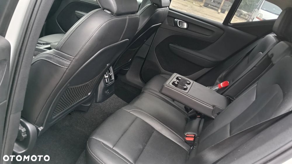 Volvo XC 40 T5 Recharge DKG Ultimate Bright - 14