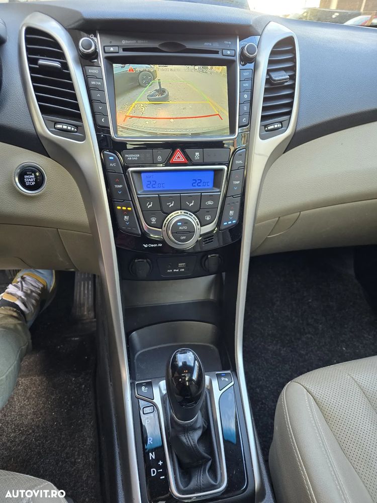 Hyundai i30 blue Kombi 1.6 CRDi DCT Premium - 6