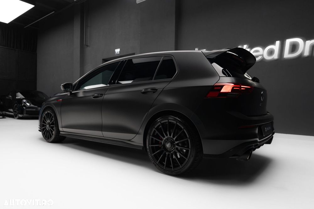 Volkswagen Golf - 8