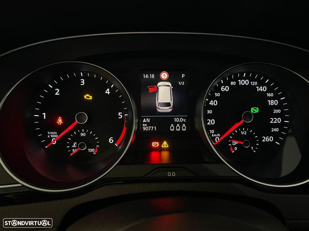 VW Passat Variant 1.6 TDI Confortline DSG - 16