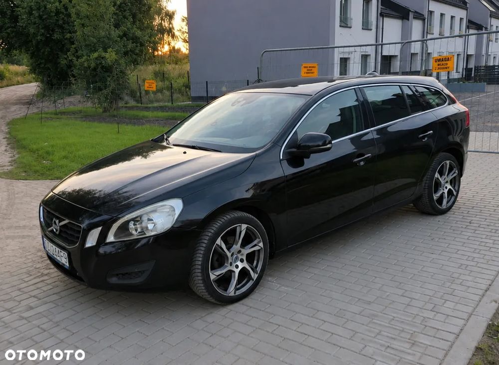 Volvo V60 D3 Geartronic Summum - 4