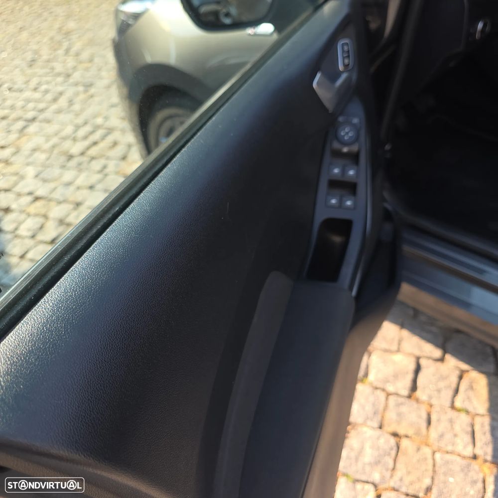 Ford Fiesta 1.0 EcoBoost ST-Line - 10