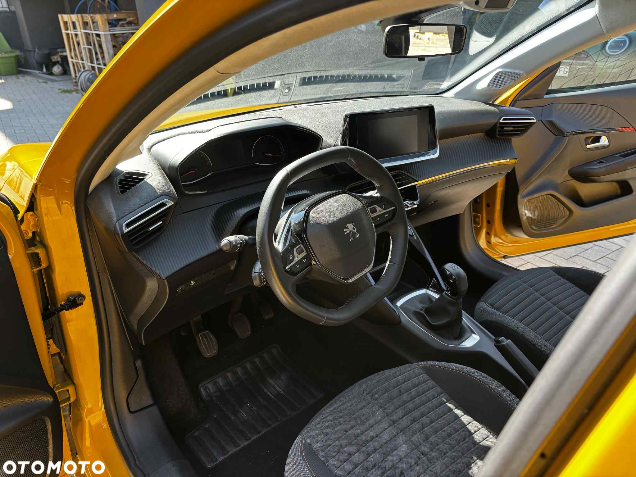 Peugeot 208 - 5