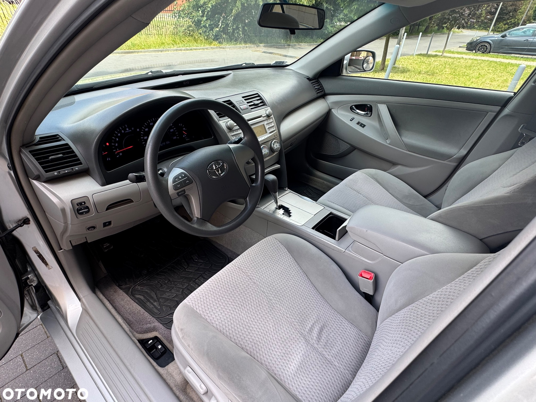 Toyota Camry 2.5 SE - 14