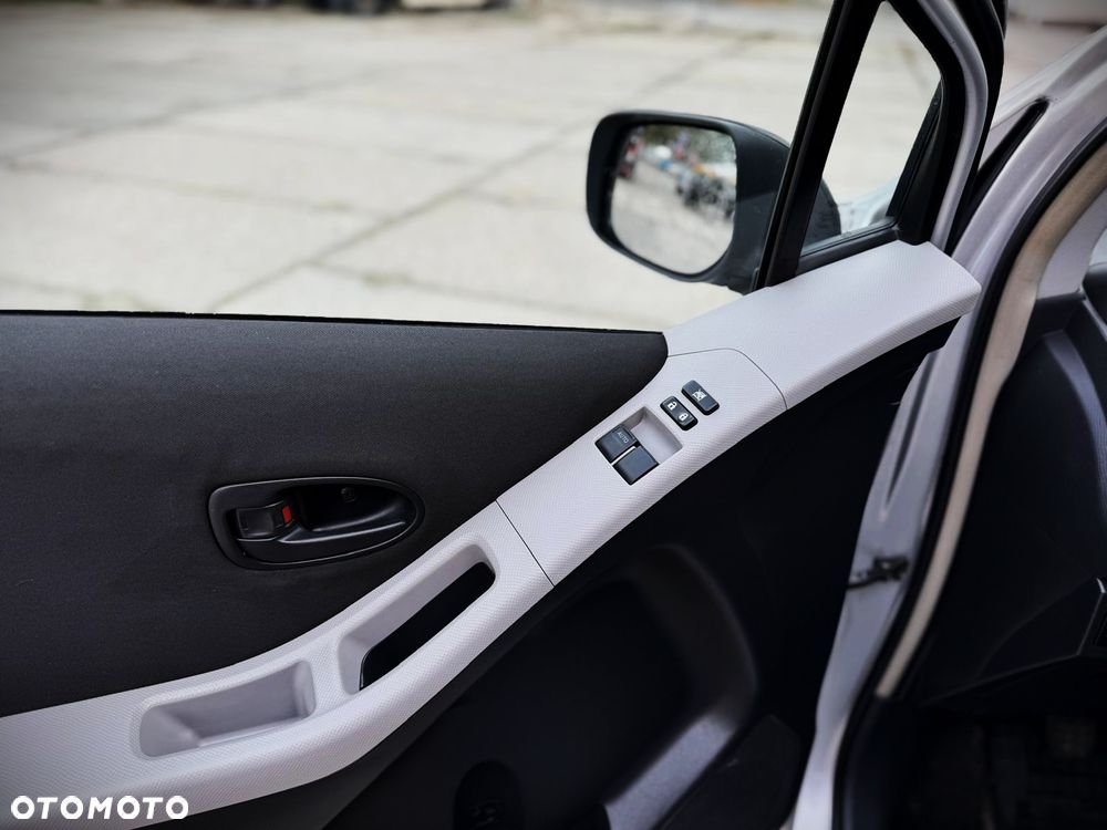 Toyota Yaris 1.33 Luna - 10