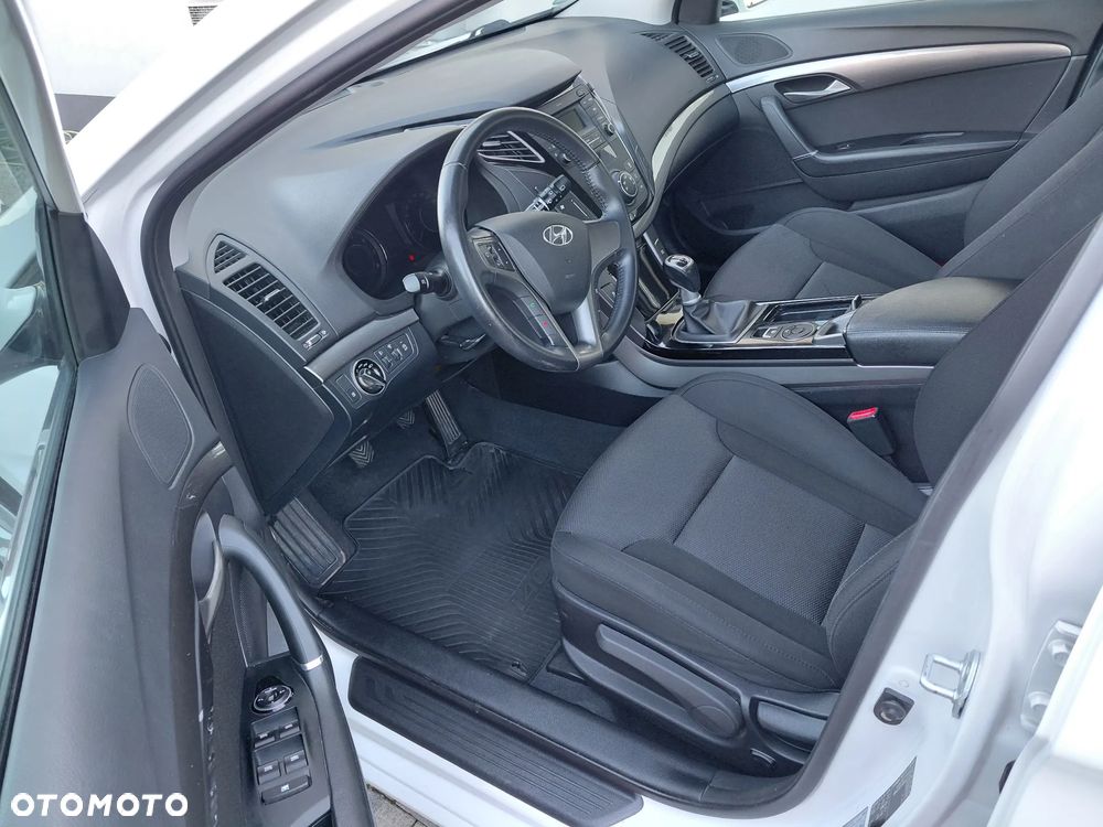 Hyundai i40 Kombi 1.6 Trend - 9
