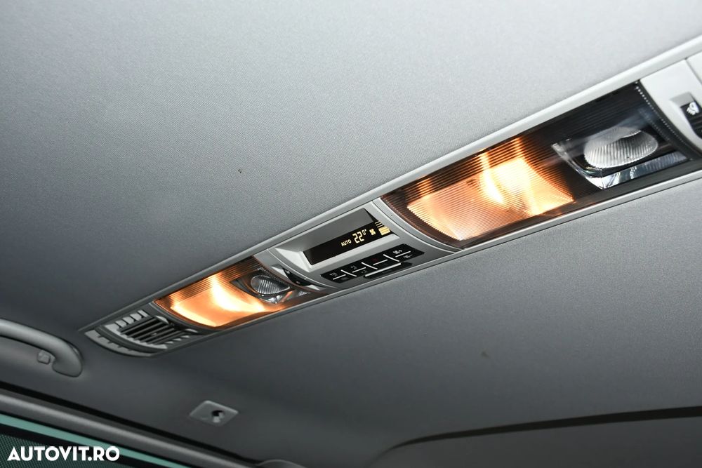 Volkswagen Multivan - 18