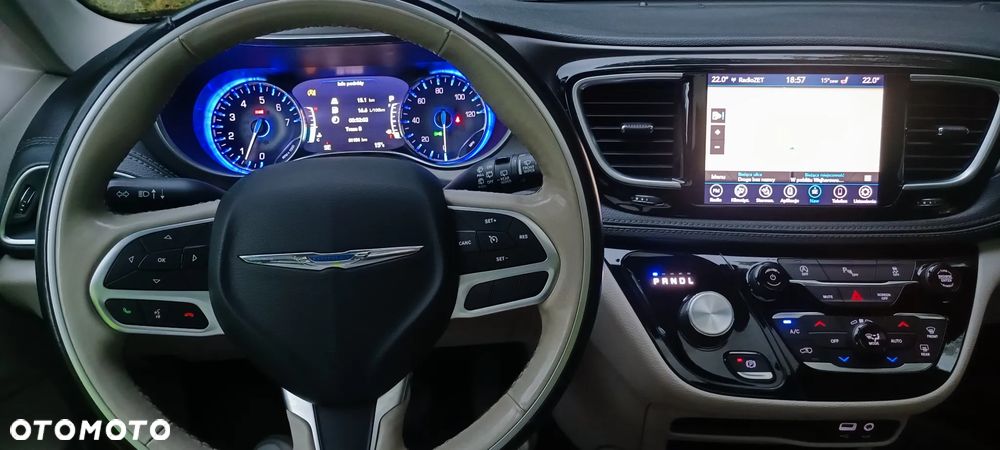 Chrysler Pacifica - 7