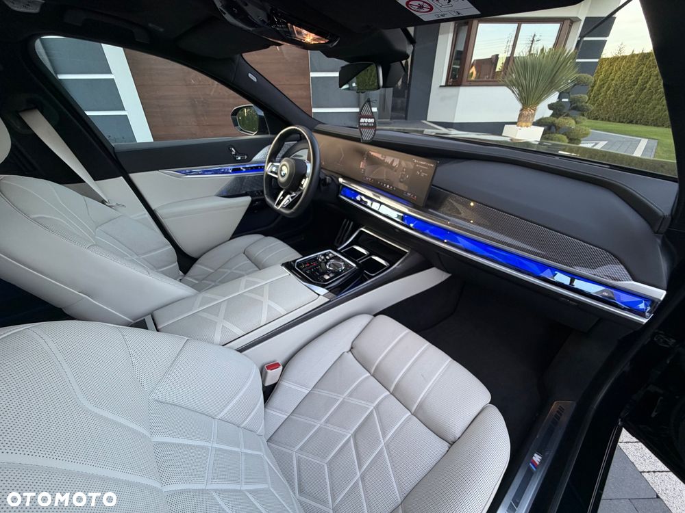 BMW Seria 7 740d xDrive - 37
