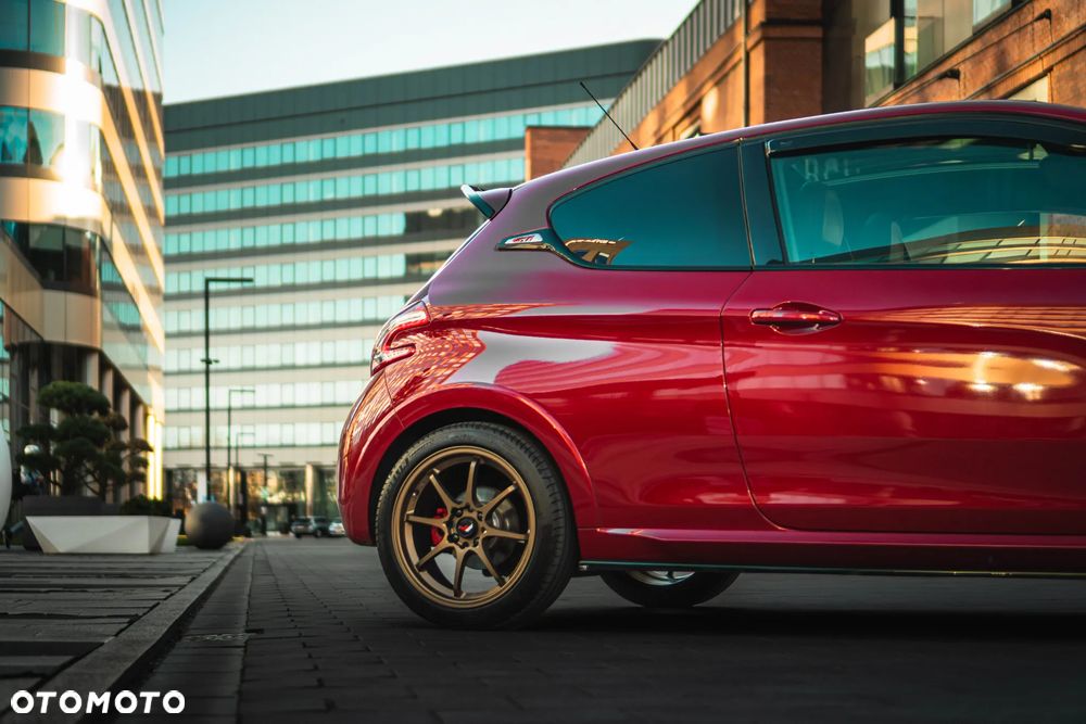 Peugeot 208 GTI 200 THP - 8